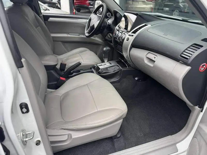 Pajero Sport 2013 3.0L Automatic 4WD Executive Edition — 8