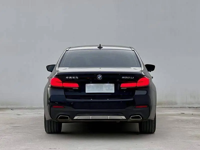 BMW 5 Series 2023 530Li Leading M Sport Package — 5
