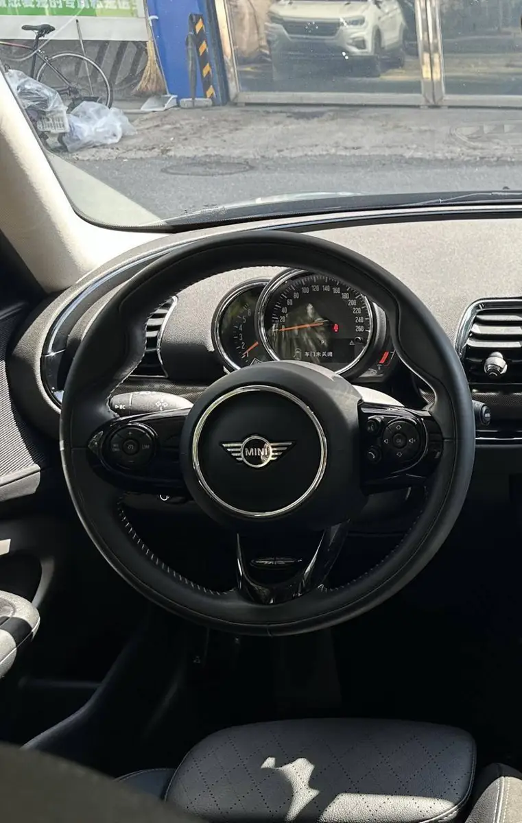 MINI CLUBMAN 2018 1.5T COOPER Artist — 4
