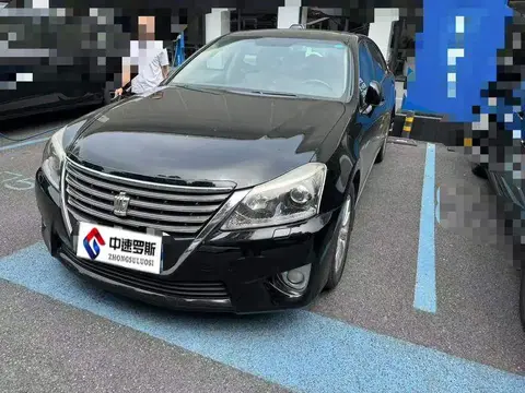 crown 2012 2.5L Royal Leather Edition