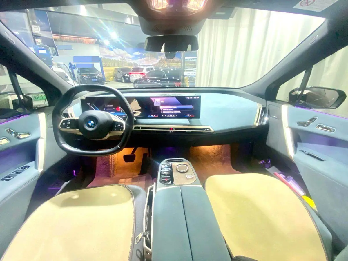 BMW iX 2023 xDrive50 — 8