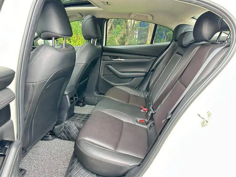Mazda 3 Angkesaila 2022 2.0L Automatic Elegant Edition — 9