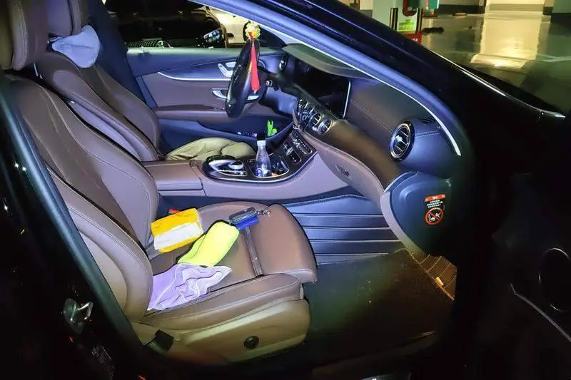 Mercedes-Benz E-Class 2018 E 200 L Sports — 11