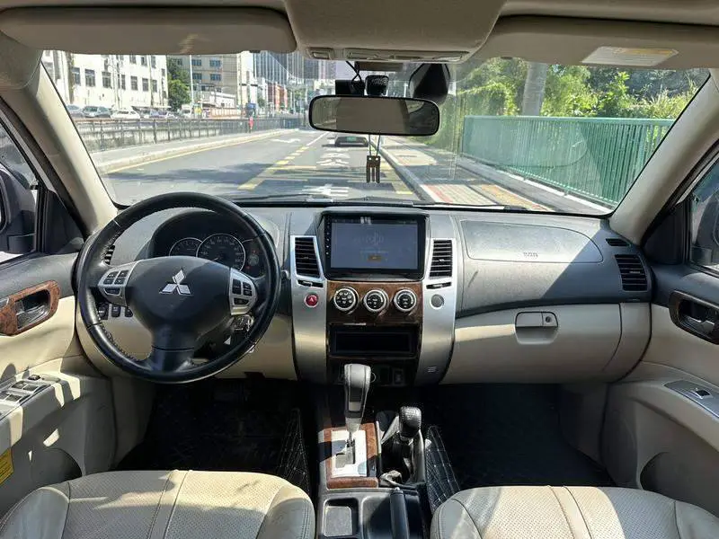 Pajero Sport 2013 3.0L Automatic 4WD Flagship Edition — 8