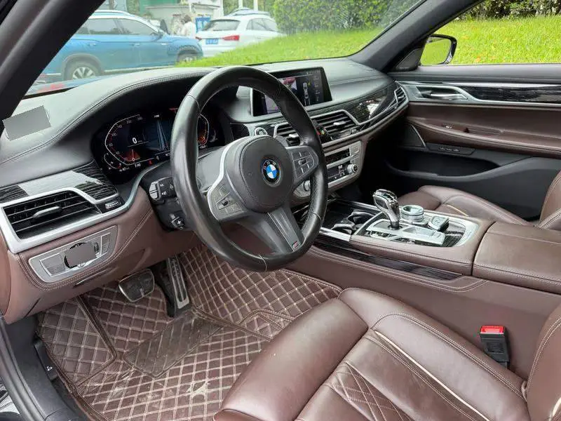 BMW 7 Series 2021 730Li M Sport Package — 10
