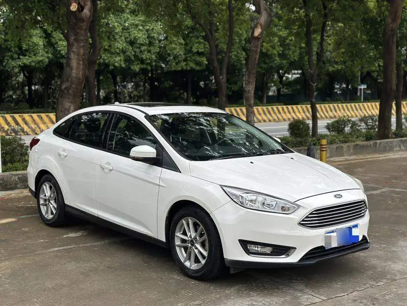 Fox 2017 Sedan 1.6L Automatic Fashion Smart Edition — 3
