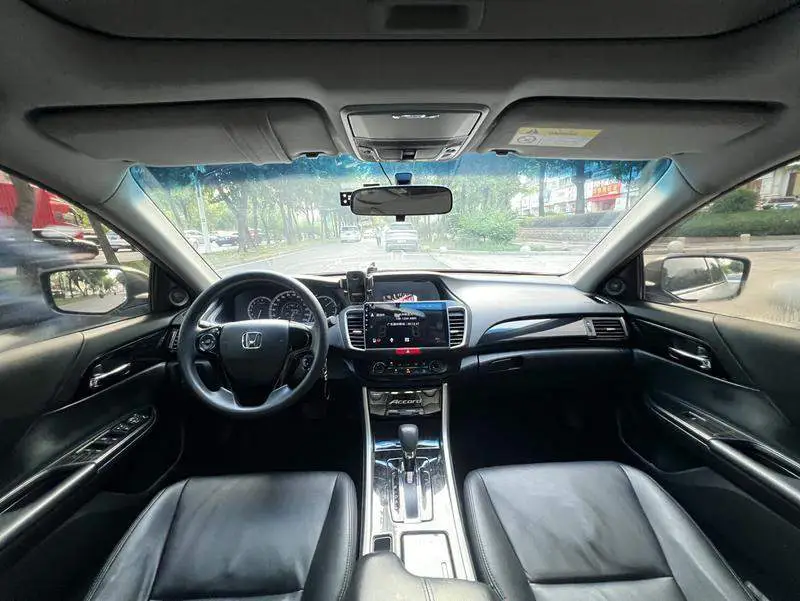 Accord 2016 2.0L Comfort Edition — 7