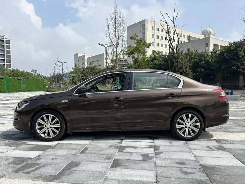 Peugeot 408 2015 1.2T Automatic Glory Edition — 4