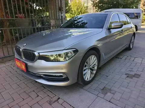 BMW 5 Series 2019 525Li Luxury Package