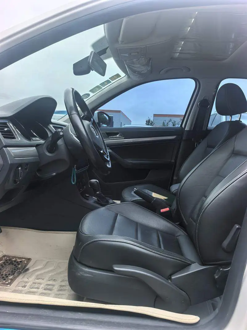 Lavida 2015 1.6L Automatic Comfort Edition — 9