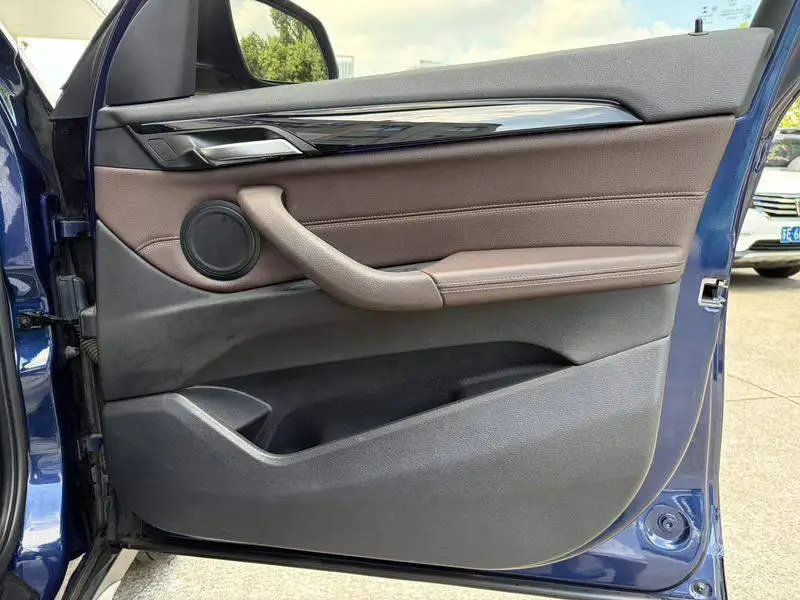 BMW X1 2020 sDrive20Li Premium Edition — 7