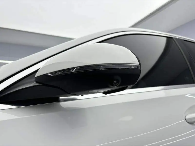 Mercedes-Benz C-Class 2025 C 260 L Sport Edition — 13