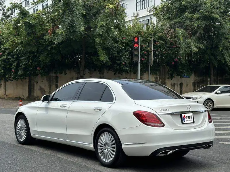 Mercedes-Benz C-Class 2015 facelifted C 200 L — 5