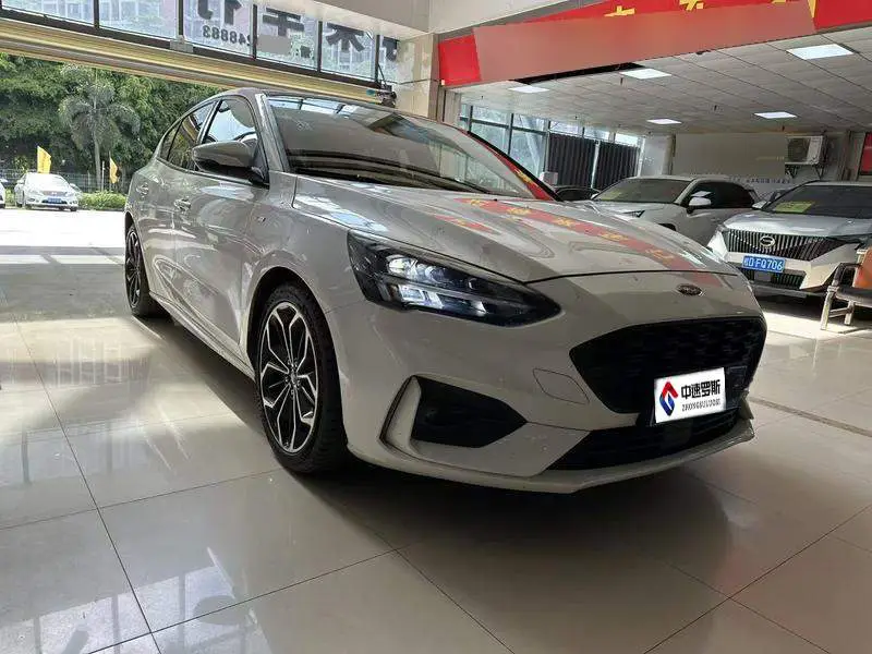 Fox 2019 Hatchback EcoBoost 180 Automatic ST Line — 3