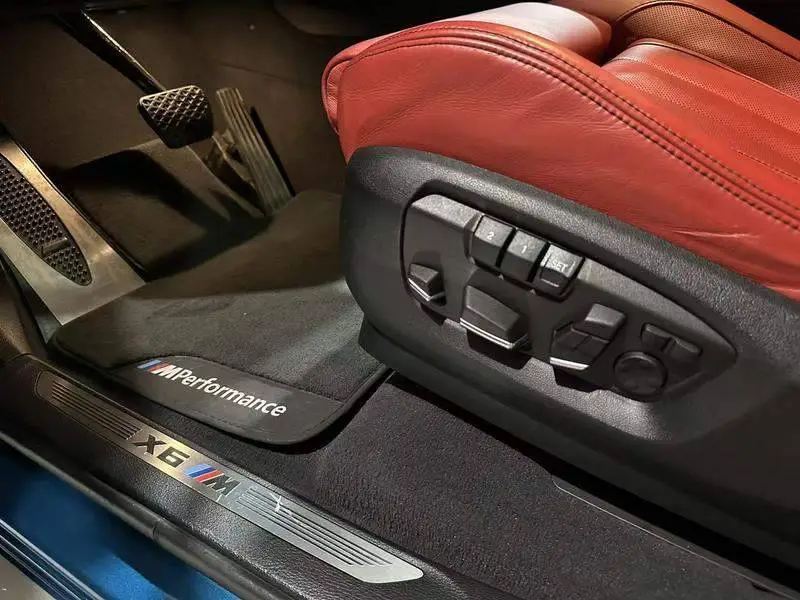 BMW X6 M 2015 X6 M — 7