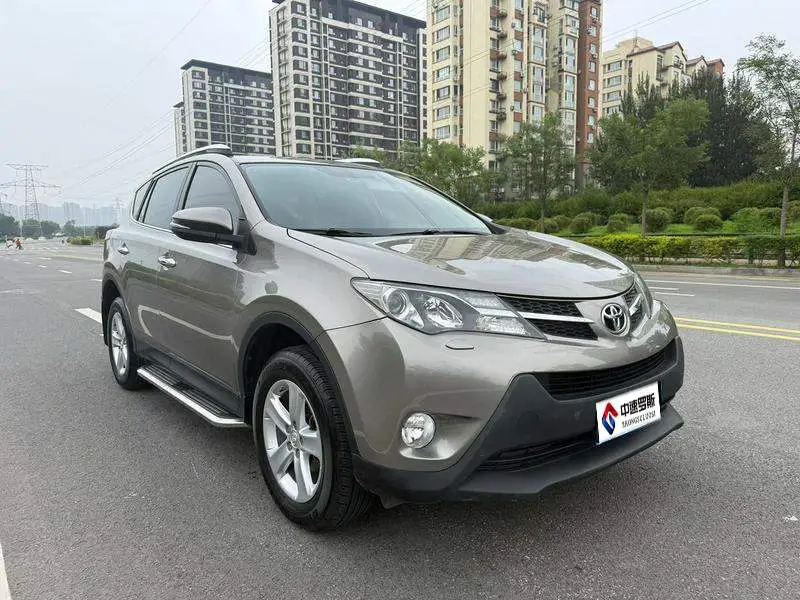 RAV4 Rongfang 2013 2.5L Automatic 4WD Elite Edition — 3