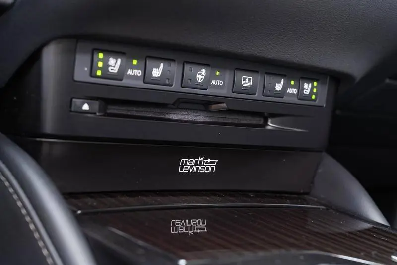 Lexus ES 2018 300h Executive Edition National V — 11