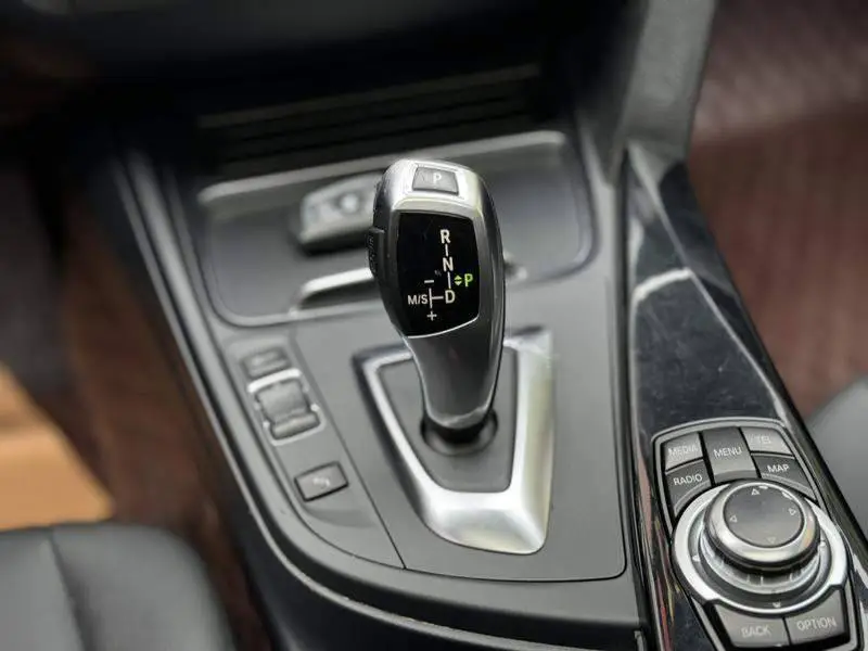 BMW 3 Series 2016 320Li Fashion Edition — 11