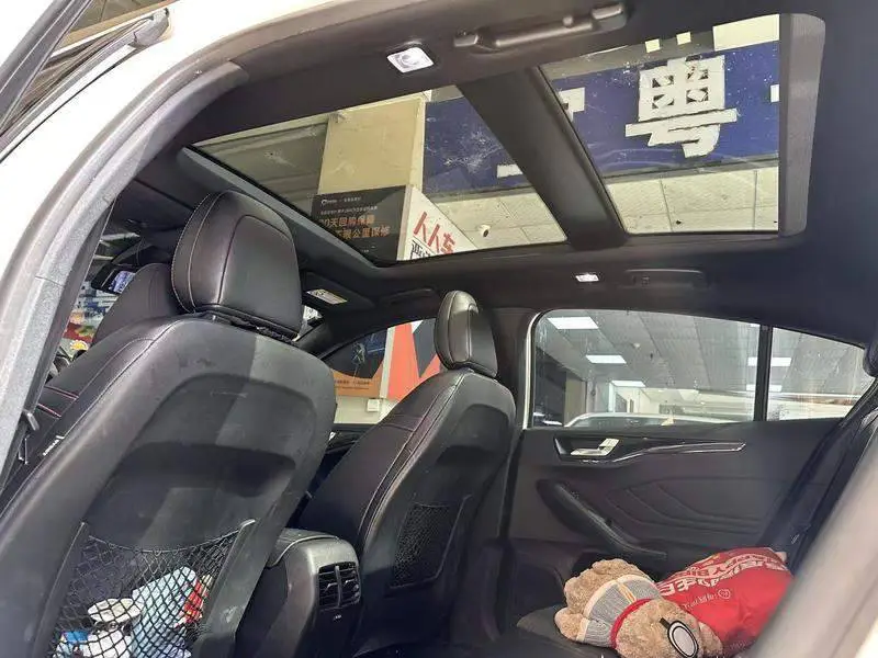 Fox 2019 Hatchback EcoBoost 180 Automatic ST Line — 8