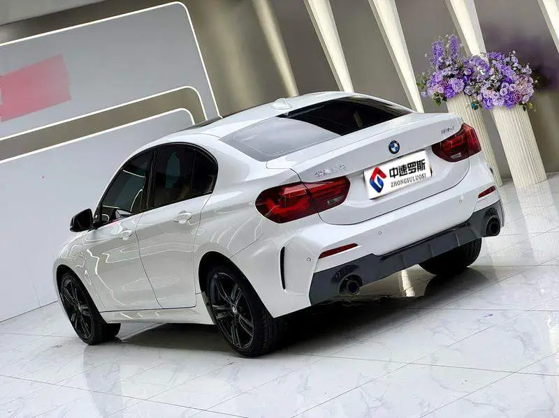 BMW 1 Series 2023 125i M Sport Night Edition — 4