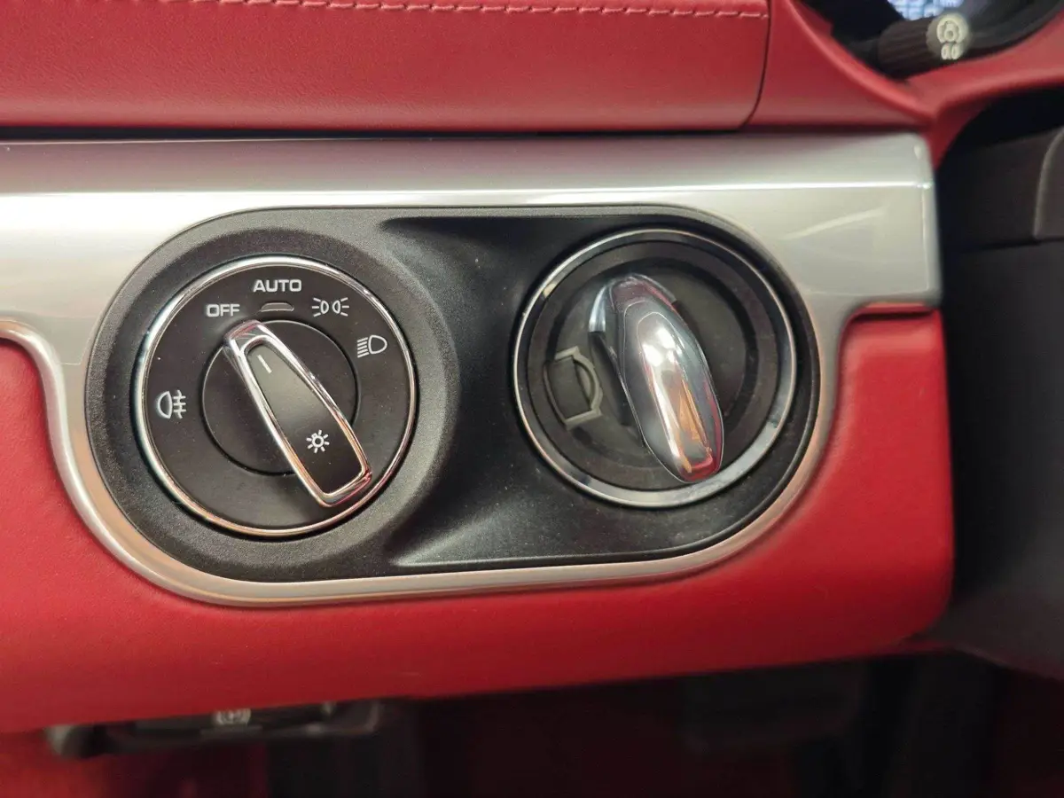 Porsche 718 2020 Boxster 2.0T — 13