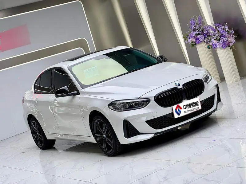 BMW 1 Series 2023 125i M Sport Night Edition — 3