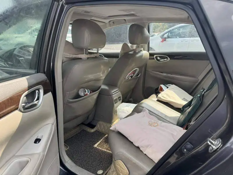 Sylphy 2012 1.8XL CVT Deluxe Edition — 12