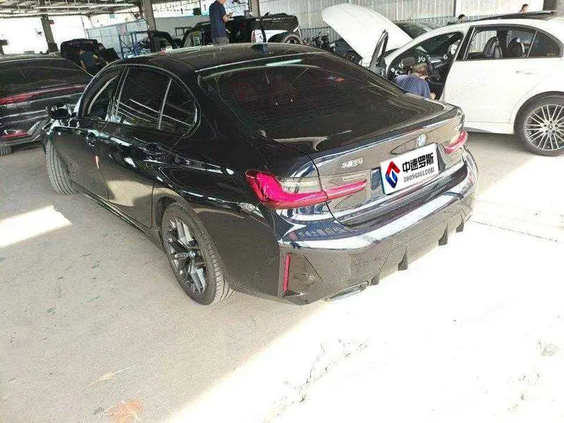 BMW 3 Series 2025 330Li M Sport Night Edition — 3