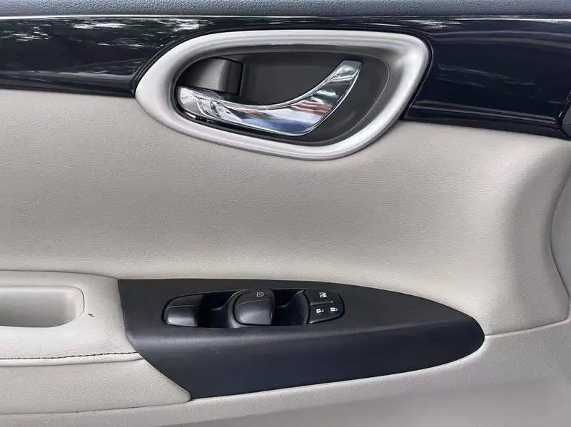 Sylphy 2018 1.6XV CVT Premium Edition — 15
