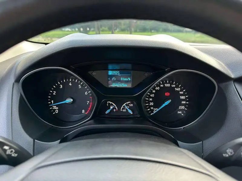 Fox 2017 Sedan 1.6L Automatic Fashion Smart Edition — 11