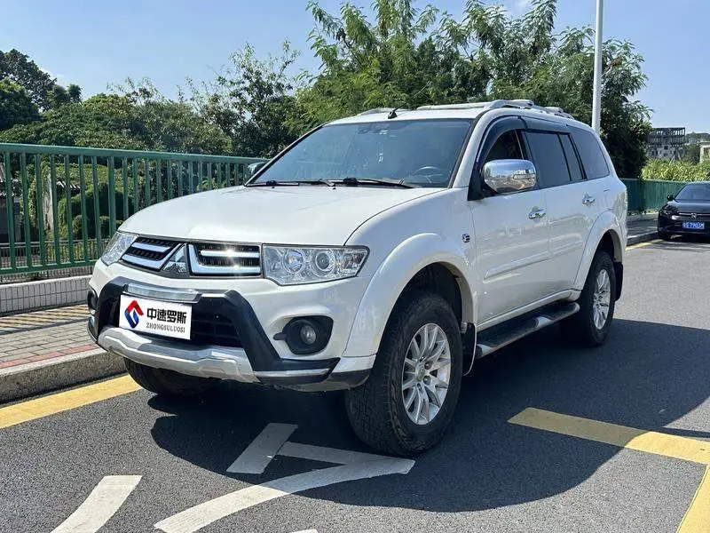 Pajero Sport 2013 3.0L Automatic 4WD Flagship Edition