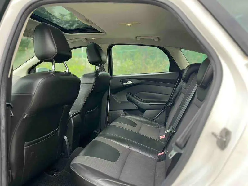 Fox 2012 Hatchback 1.6L Automatic Fashion Edition — 10