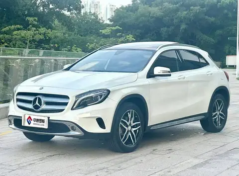 Mercedes-Benz GLA 2016 GLA 220 4MATIC Fashion Edition