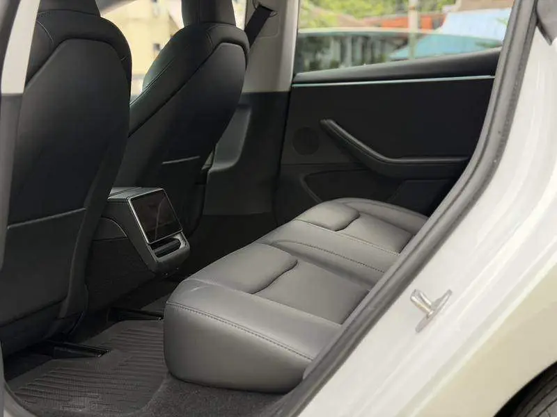 Model 3 2023 rear-wheel drive version — 11