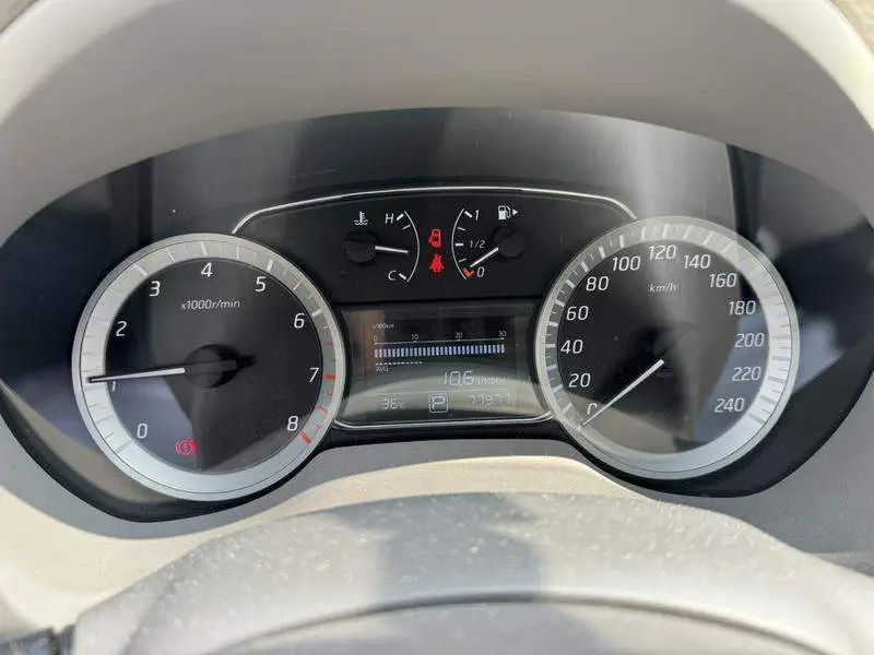 Sylphy 2012 1.8XL CVT Deluxe Edition — 10