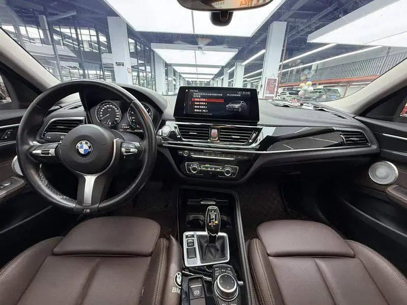 BMW 1 Series 2023 120i M Sport Edition — 9
