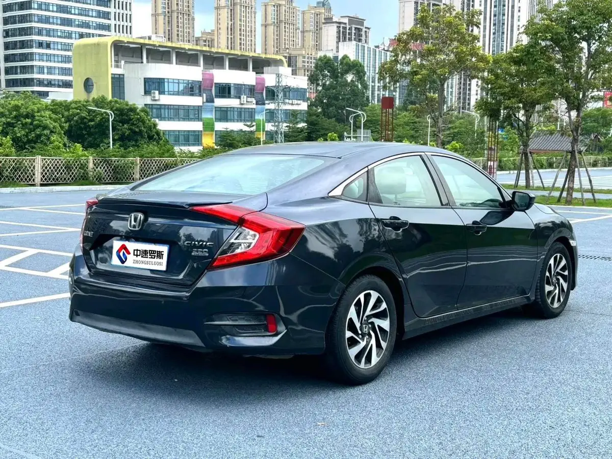 Civic 2016 220TURBO CVT Deluxe Edition — 6
