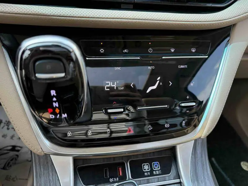 Buick GL8 2021 ES Lu Zun 653T Premium Edition — 9