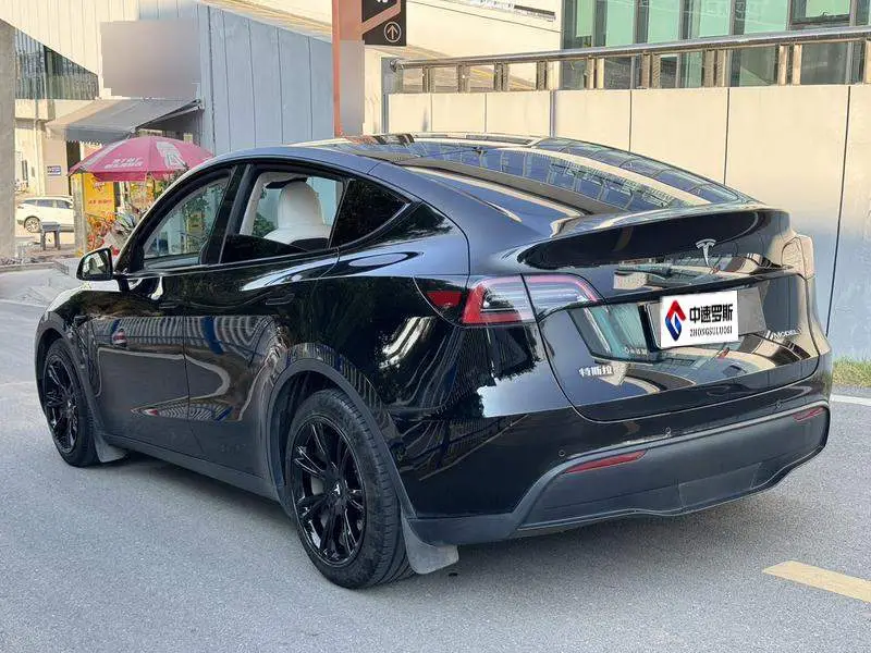Model Y 2022 rear-wheel drive version — 4