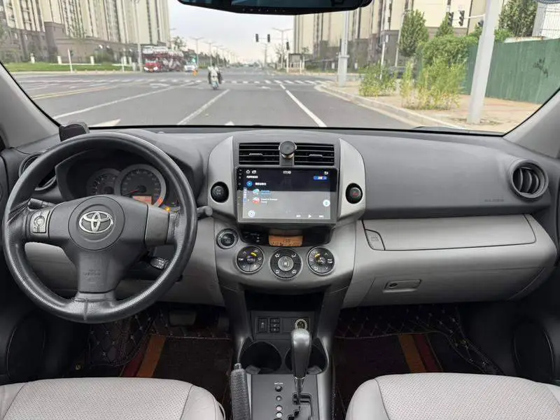 RAV4 Rongfang 2009 2.4L Automatic Luxury Navigation Edition — 9