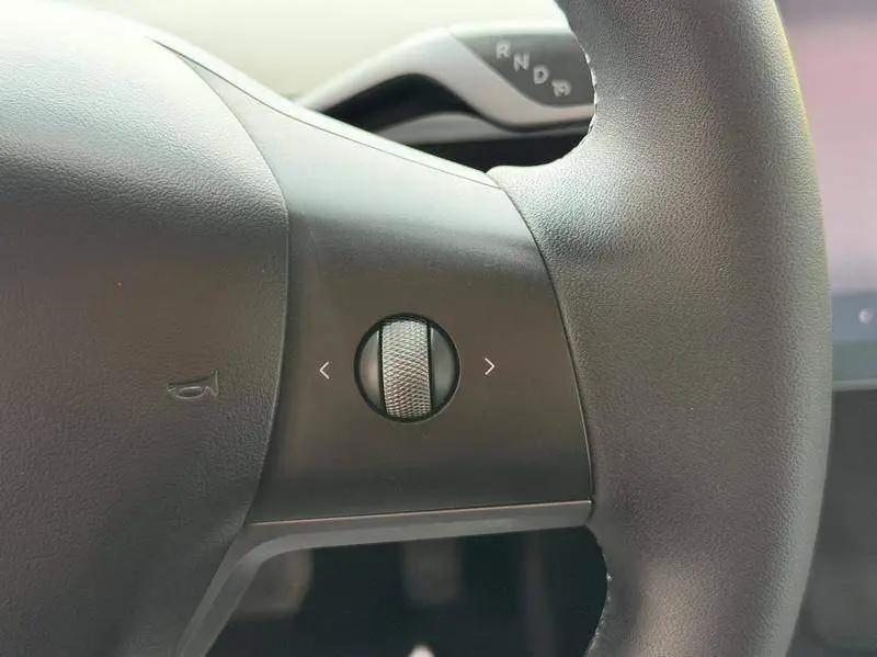 Model Y 2022 facelifted rear-wheel drive version — 12