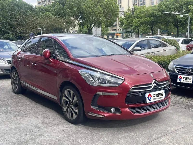 DS 5 2014 1.6T Premium Edition THP200 — 3