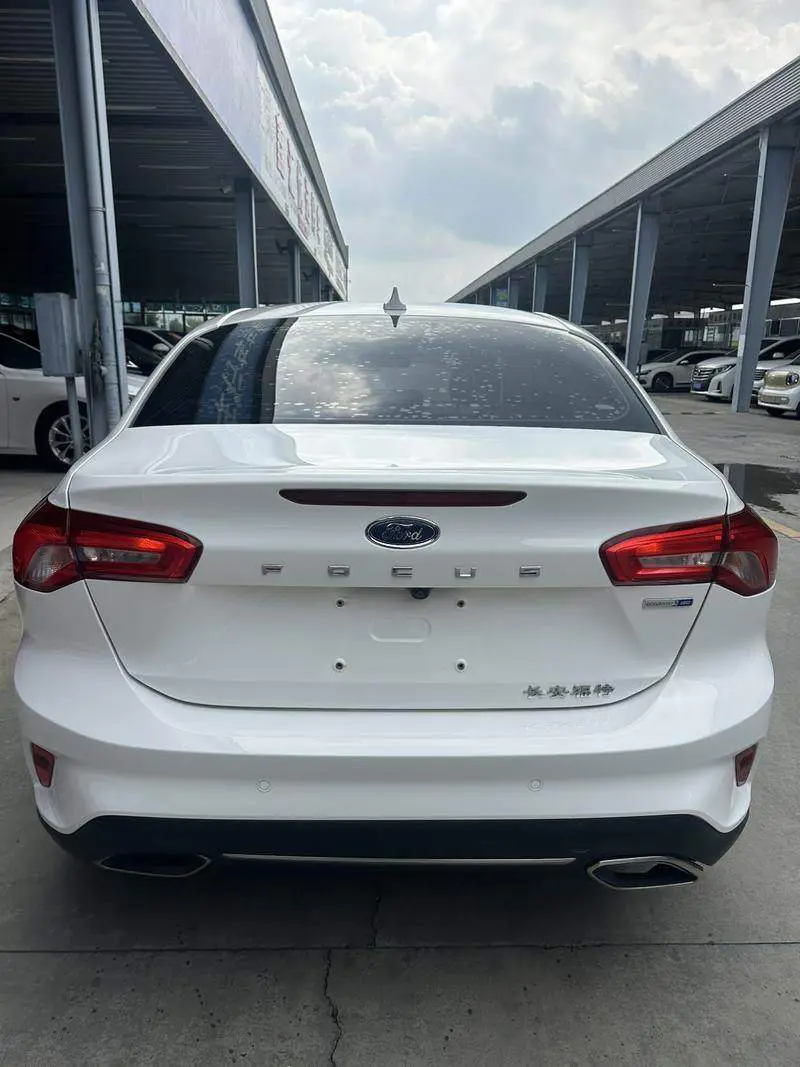 Fox 2021 Sedan EcoBoost 180 Automatic Front — 5