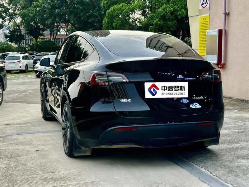 Model Y 2022 facelifted rear-wheel drive version — 4