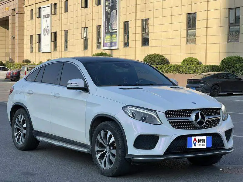 Mercedes-Benz GLE Coupe 2017 GLE 400 4MATIC Coupe SUV — 3