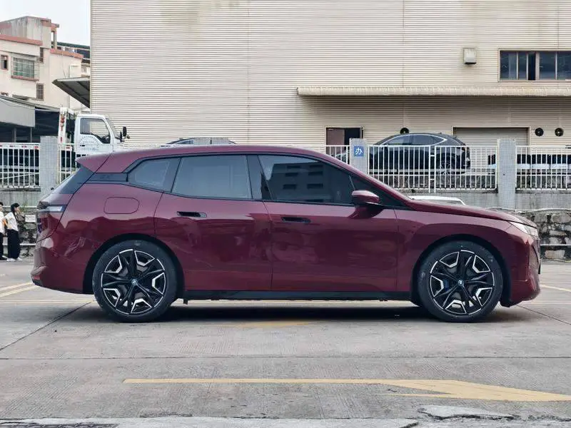 BMW iX 2022 xDrive40 — 6