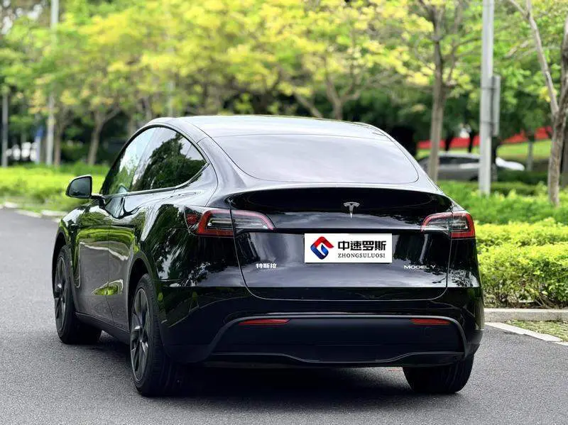 Model Y 2024 rear-wheel drive version — 4