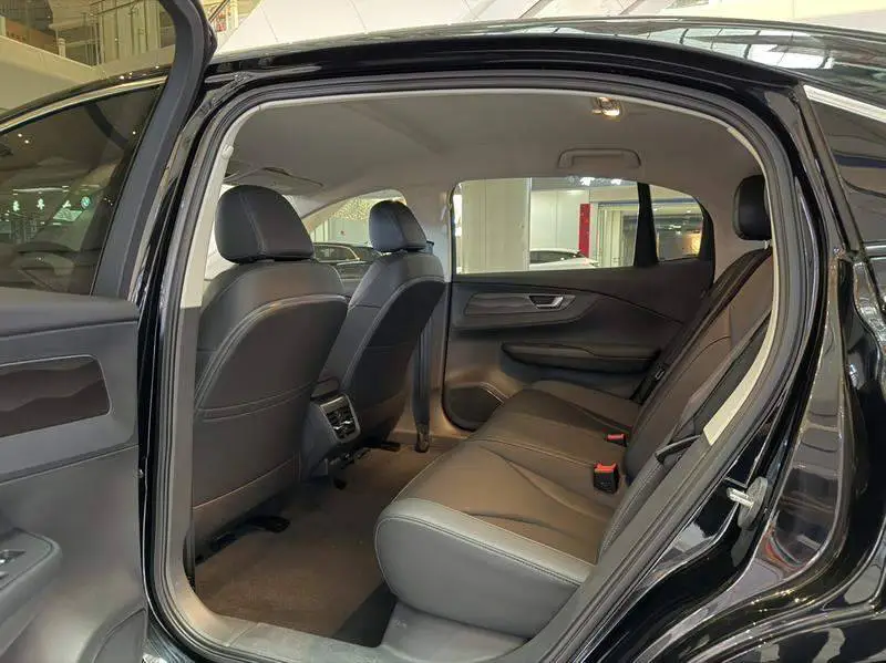 Hongqi E-QM5 2023 modified basic travel version — 14