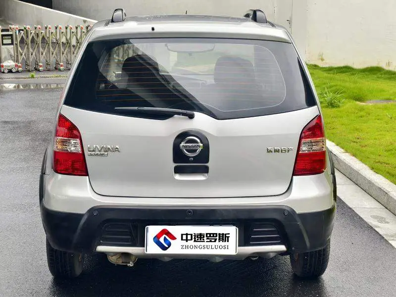 Livina 2010 Jinrui Edition 1.6L Automatic Standard Model — 5