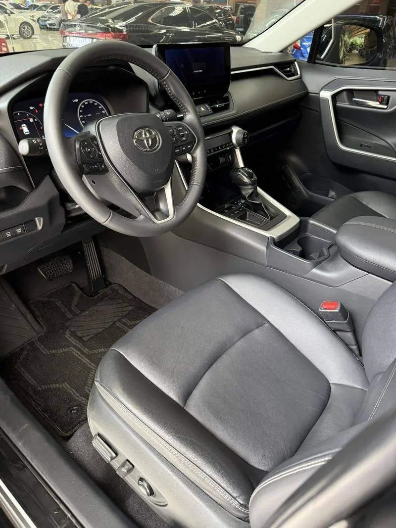 RAV4 Rongfang 2023 2.0L CVT 2WD Fashion Plus Edition — 11